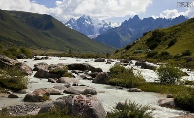 八月份最适合去哪里旅游(八月份适合去哪里旅游不热)